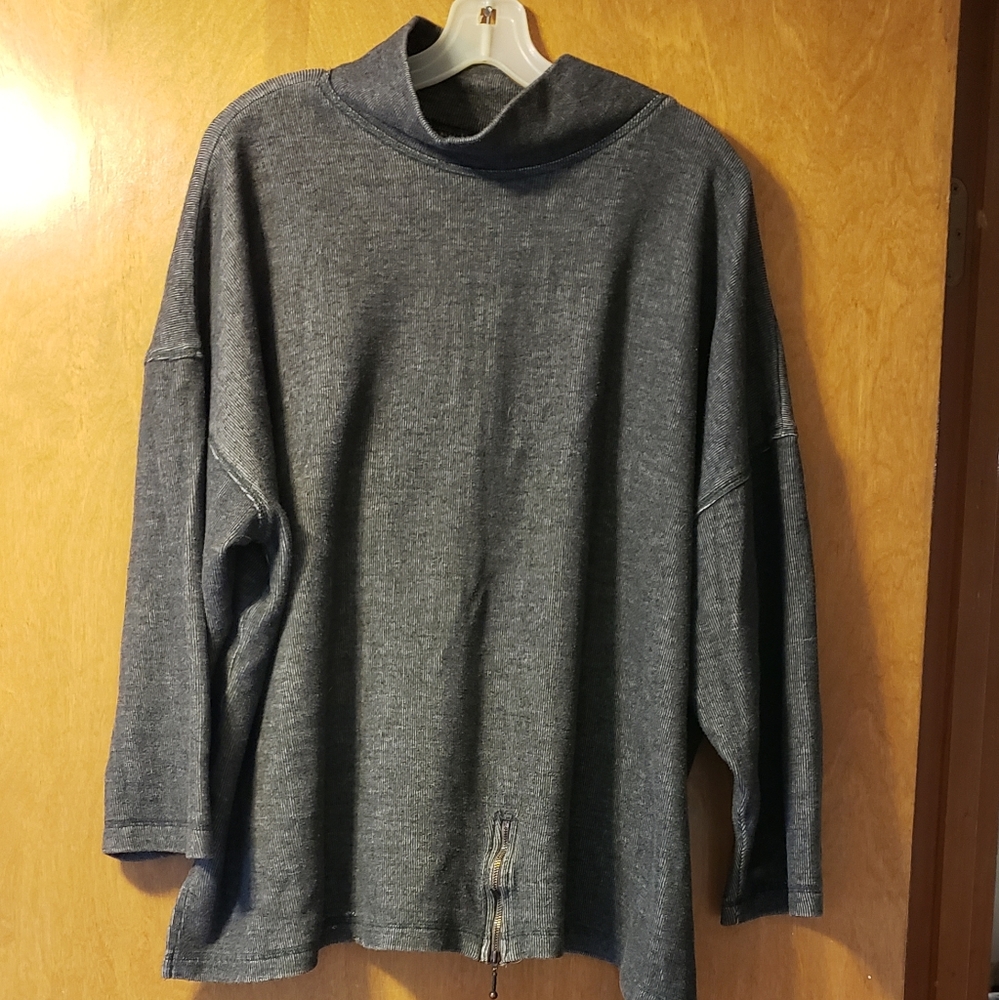 Jersey with zipper